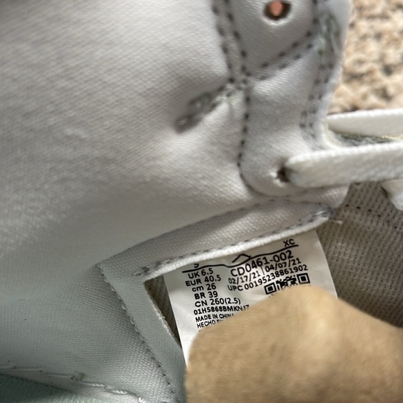 NWOT Women’s Air Jordan 1 Retro High OG ‘Seafoam’ - Picture 7 of 9